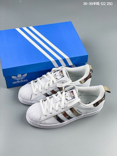 Adidas Originals Superstar 2021新款 女款貝殼頭經典百搭休閑運動板鞋 帶半碼