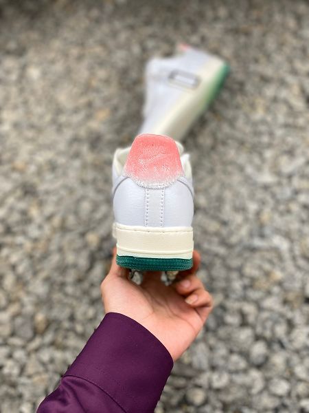 Nike Air Force 1 Low 2021新款 白綠粉壽桃空軍一號低幫男女生板鞋 帶半碼