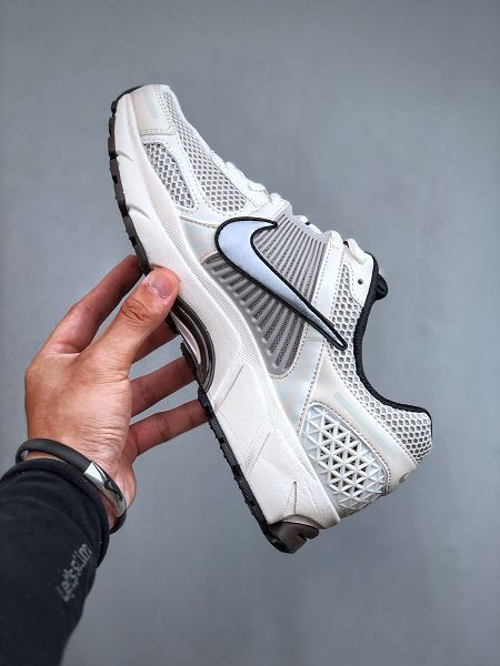 Nike Zoom Vomero 5 SP 佛莫羅5代系列經典復古休閒運動慢跑鞋 2024新款男女鞋