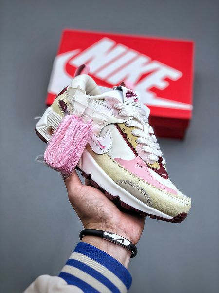 Nike Air Max 90 Futura 情人節女生限定版復古小甜心休閒鞋