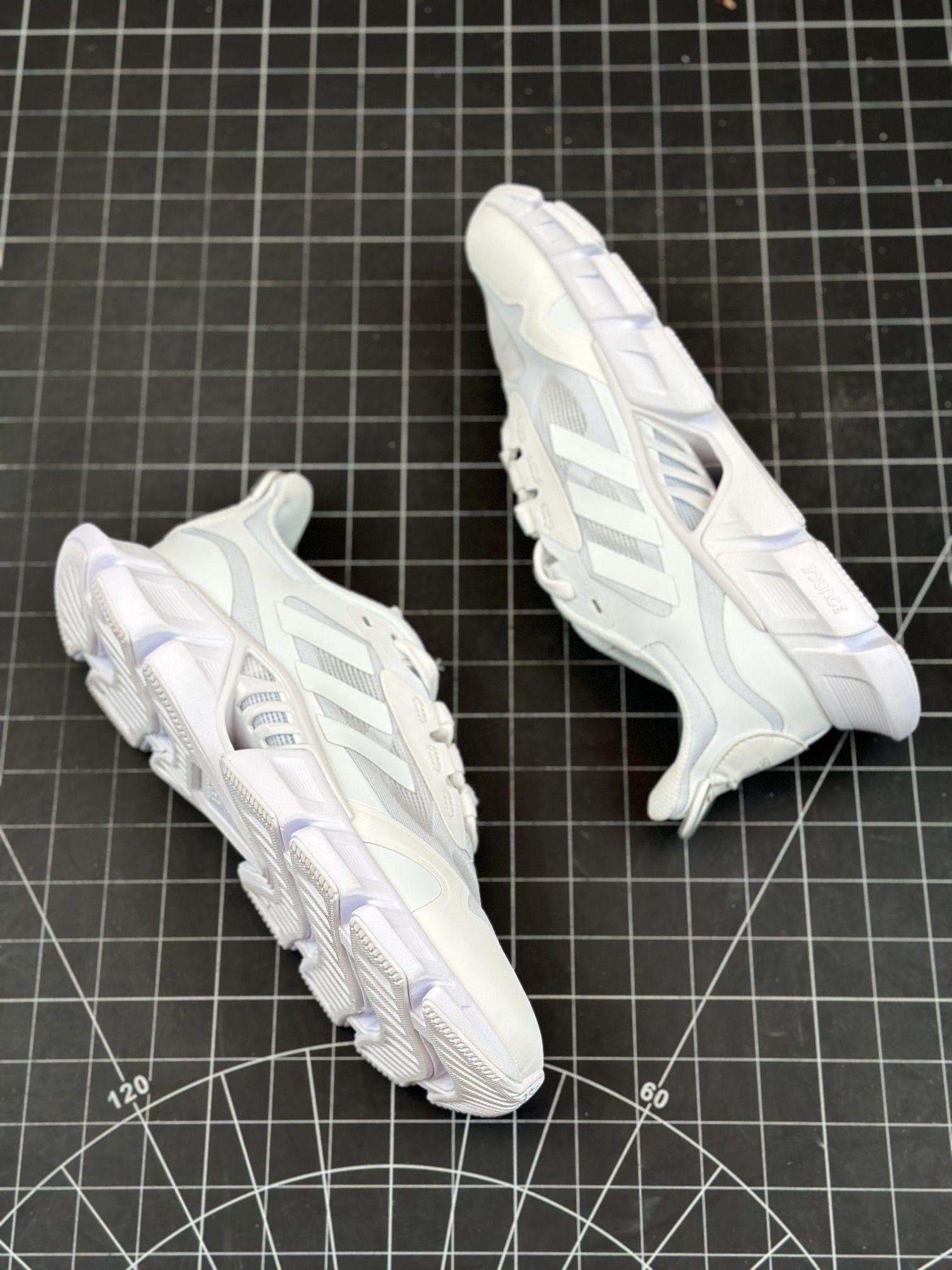 Adidas Climacool 清風高彈系列超輕量休閒運動慢跑鞋 2024新款白色 情侶鞋