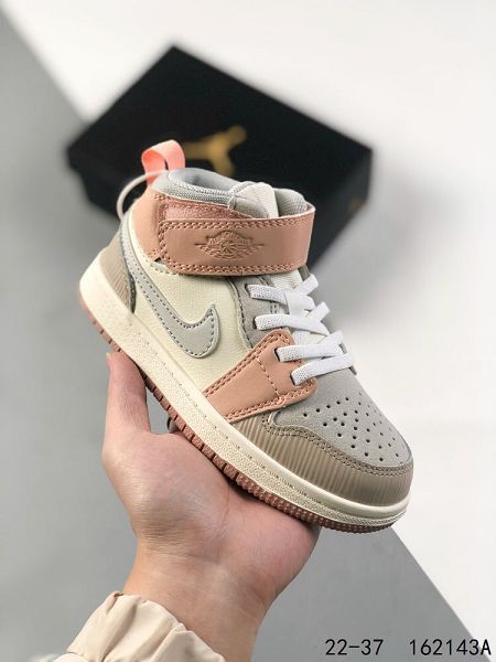 Air Jordan 1 Mid 2023全新童鞋高幫潮流文化籃球板鞋